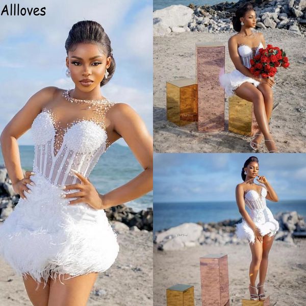 Petite robe blanche bouffante robe De bal mariage col transparent perles perlées luxe fourrures Mini robes De mariée été plage mariée deuxième réception danse robes De Novia CL1480