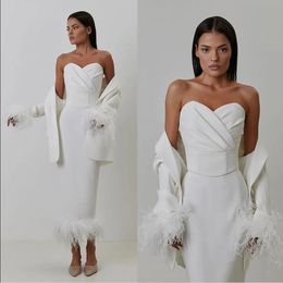 Petite robe blanche robes de bal ajustées avec veste à manches longues robe de jupe droite de soirée en plumes d'autruche
