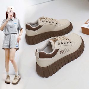 Little White Femme 2024 Nouveau étudiant Édition coréenne Instagram TENDY POLUDITE SOLE ÉPARTE SOLLE Spring and Automne Casual Shoes XQ229