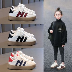 Little White Girls 'Board 2023 Autumn/Winter Nieuwe Velvet Sports Shoes, Middle School Student Casual Single Shoes