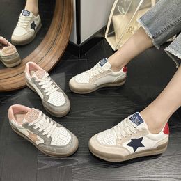 Little White Womens 2024 Spring New Sports and Casual Fashion Dopamine Couleur polyvalente Forrest Gump Womens