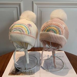 Littler jongens meisjes bloemen regenboog borduurwerk gebreide mutsen peuter kinderen pluche pompon breien muts herfst winter kinderen outdoor warme caps Z5626