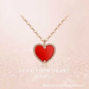 Diffusion en direct Little Red Heart collier en or 18 carats femme serrure en or rose chaîne en os coloré or célébrité Internet pendentif d'amour design Instagram