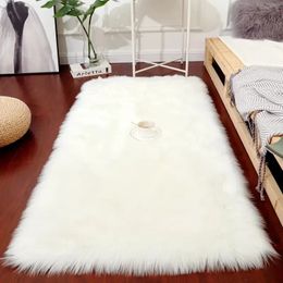 Salon fourrure tapis en peluche doux en peau de mouton tapis de sol moderne décor à la maison chambre couvertures Imitation laine Pad blanc tapis paillasson 240111