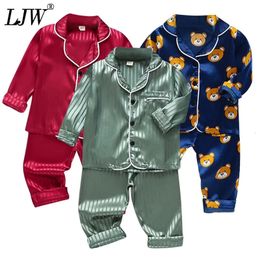 LJW Pajama para niños Traje de bebé Traje para niños Ropa para niños Niños Niños Satado Satin Tops Pantalones Conjuntos Carretera Pajama de niños 240424