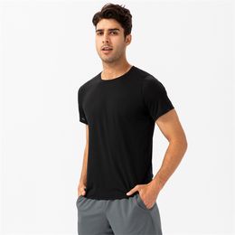 LL-21220 Camisetas de yoga Camisetas para hombres Ejercicio de ropa de gimnasio Fitness Wear Trainer Sportwear Running Shirts Outdoor Tops Elástica de manga corta transpirable