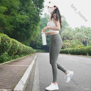 Mulheres Leggings Designers Yoga Calças Luluemens Cintura Alta 32 Cores Esportes Ginásio Desgaste Legging Clássico Luxurys Elastic Fitness Senhora Sexy Calças 594