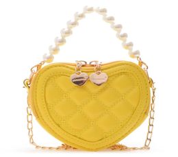 Llittle Girl Fashion Bag Purse Hartsaled Pearl Pu Messenger Geometrische vorm Leuke Princess Travel Accessories2245306