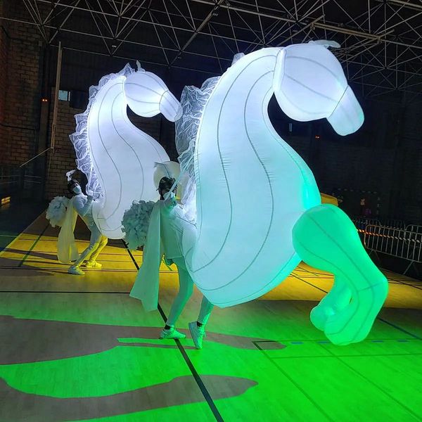 Costume gonflable de cheval gonflable de lumière de cheval gonflable d'art éclairé avec la bande de LED pour la décoration d'événement de défilé de ville