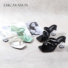 LMCAVASUN 2021 Nieuwe stijl buitenste zuivere kleur woord met pinch vrouwelijke sandalen Europese en Amerikaanse sexy kristal hoge hakken Y0714