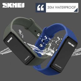 LMJLI - SKMEI Relojes deportivos para mujer Reloj LED de diseño simple para niñas Relojes de pulsera digitales para mujer Reloj femenino resistente al agua hasta 30 M 1265