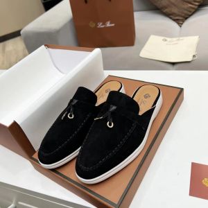 Lo Loro schoenen, heren- en damesloafers, Walk designer suède pantoffels, platte en comfortabele loafers, Italiaanse luxe en mode Runway Piana box