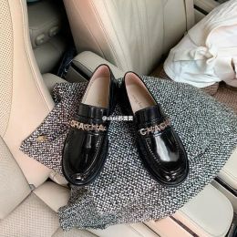 Loafers 2023 Nieuwe designer brief echte lederen lefu schoenen dames platte zool enkele schoenen zwarte Britse stijl kleine lederen schoenen