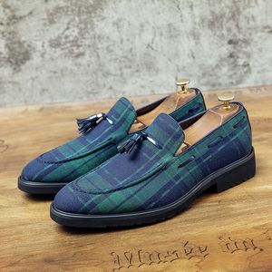 Loafers Men Classic British Canvas Plaid Tassel Slip-on Fashion Business Casual Shoes Party Daily AD078