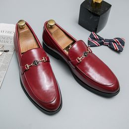 Mocassins hommes chaussures classique bout pointu couleur unie PU métal boucle une pédale mode affaires décontracté mariage quotidien AD126