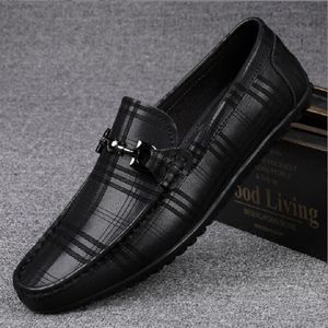 Mots de qualité Men de qualité Modèle Crocodile Slip-On Le cuir Bureau British Style Flat Driving Shoes Moccasins 648