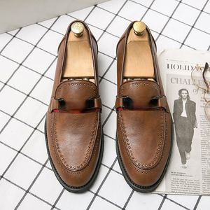 MODES Solides British Men Shoes Color Pu Rivets Black Metal Buckle A pédale Business Casual Wedding Daily Ad307 D307