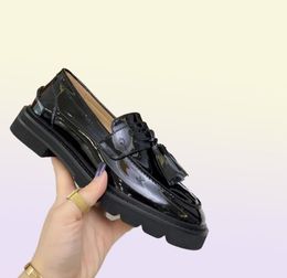 Loafers dikke rubberen zool schoenen dikke logo plaque loafer dames ontwerpers lederen luxe luxurys italy hoogte stijgende dame sneaker sh7580041