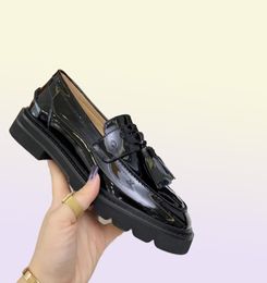 Loafers dikke rubberen zool schoenen dikke logo plaque loafer dames ontwerpers lederen luxe luxurys italy hoogte stijgende dame sneaker sh6282146