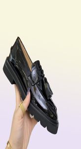 Loafers dikke rubberen zool schoenen dikke logo plaque loafer dames ontwerpers lederen luxe luxurys italy hoogte stijgende dame sneaker sh6152756