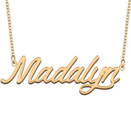 Madalyn nombre collares colgante personalizado personalizado para mujeres niñas niños mejores amigos Regalos para madres Acero inoxidable chapado en oro de 18 quilates