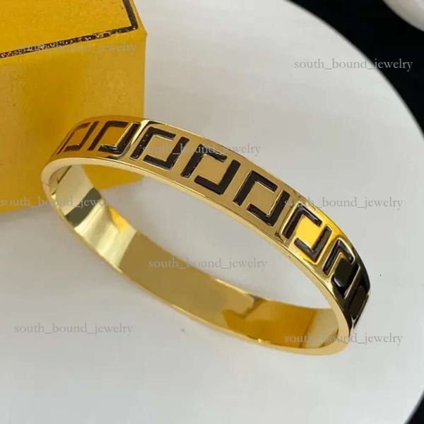 Bracelet Bracelet Bracelets Bracelet pour femmes pour le créateur Bracelets Men Lock Bangles Designers de luxe Designers Jewelry Letterf Cuff Accessoires Gift 295