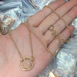 Clé de verrouillage avec lettre de fleur pendentif collier femmes cuivre or pull chaîne colliers bijoux de mode cadeaux accessoires vente en gros au détail HLVN5 - 27