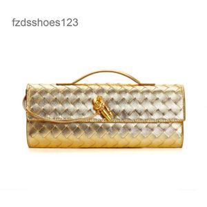 Verrouiller les sacs de Lady Single ANDIAMO Fashion Handle Bottegs 2024 Stick Hardware New Long Clutch Backle Venetas Cross Purse Purse Luxury Woven Baguettvk38