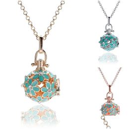 Lockets Nuevo Difusor Aceite Esencial Esmalte Jaula Collares pendientes con 5 bolas de algodón Flor hueca Cadenas de 60 cm para mujeres Moda Gota D Dhwk2