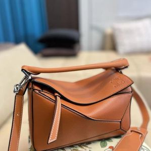 Loeews bolso de rompecabezas Bolso de diseñador Mujer Bolsos de moda de un solo hombro Bolsos cruzados de cuero Bolso de mujer Bolso de lujo Lady crossbody Tamaño 24 cm con caja