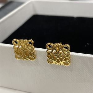 Boucles d'oreilles Loeve Small Fragrance Boucles d'oreilles en métal clair Luxury High Sense Simple and Small Boucles d'oreilles