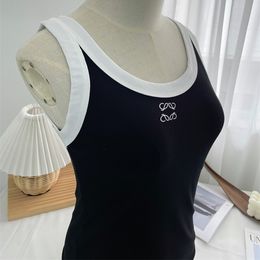 Loewe Top Designer Womens Tops T-shirts Womens Summer Sim Slim Sans manches Camis Croptop Outwear Sports Sports Tanks en tricots MBROIDERY SEXY OFF TOP TOP 181