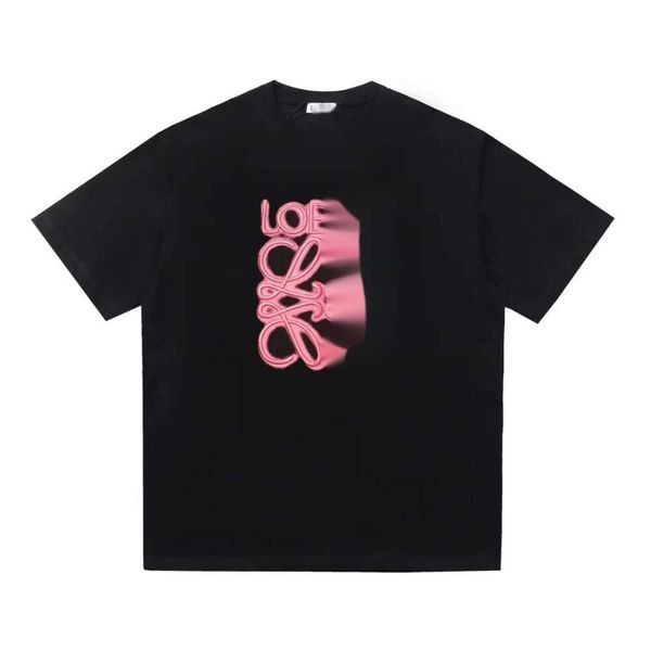 Camiseta de diseñador Loewee Camisetas para hombres de alta calidad Verano bordado Letra rosa fluorescente Cuello redondo Camiseta de manga corta suelta para hombres y mujeres Estilo de parejas