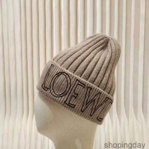 Loewee chapeau qualité officielle Designer Beanie Caps hommes femmes hiver populaire laine chaud tricot chapeau 01k976