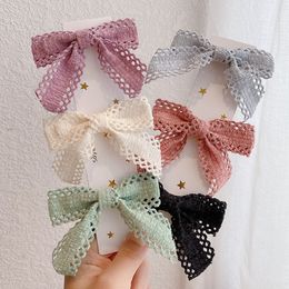 Lolita Girls Color Ribbon Lace boog haarspeld zoete schattige meid Korean vrouwelijke holle haarclips barettes mooie hoofddeksel haaraccessoires 1650