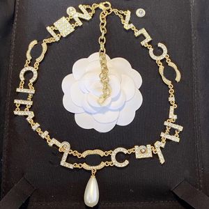 Colliers longs de perles de diamant pour femmes, collier de perles brillantes de luxe de styliste, chaîne cadeau, fourniture de bijoux