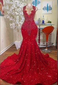 Longue sirène Robes rouges 2024 filles noires Sheer Crew Neck Diamonds Style Sparkly Himitones Crystals Prom Prom Party Robes de soirée Forme