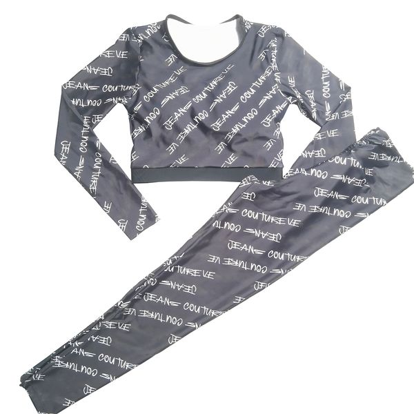 Camisetas de yoga de manga larga Traje para correr negro Letra completa Tops cortos acolchados Leggings deportivos delgados de alta elasticidad Conjuntos de pantalones casuales de dos piezas para mujer