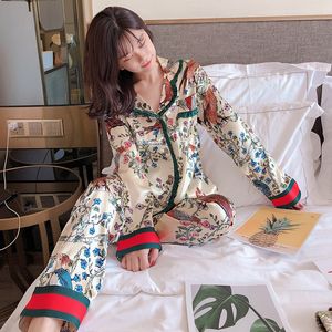 Lange mouwen pijama's set zomerse lente print pamas voor vrouwen zijden satijnen slaapkleding twee stukken lounge slijtage pjs thuiskleding 2024