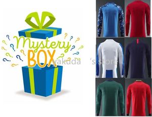 Lange mouwen Standaard Mystery Boxes Voetbalshirts Cadeaus voor fans HEREN DAMES EN KINDEREN WILLEKEURIG GESELECTEERDE VOETBAL ELK CLUBLAND OF SEIZOEN IN DE WERELD