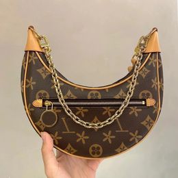 Bolsa de bucle Bolsas de croissant Hombro Hobo Diseñador Monedero M81098 Cosmético Media Luna Baguette Axila Bolso Crossbody Metal Cadena Colección 5188