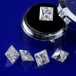 Diamants en vrac de haute qualité Gra Moisanite Diamon Square Cut 8,5 8,5 mm Excellent bon feu Couleur blanche Pierre synthétique pour les bijoux 1pc