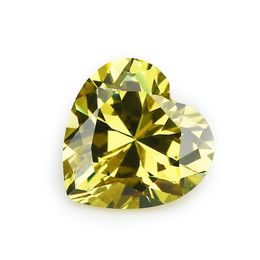 Diamants en vrac de haute qualité 100 pièces / sac 7x7 mm forme de coeur à facettes 5A perles de zircone cubique jaune olive pour bijoux Dhhwq