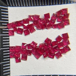 Diamants lâches Meisidian une princesse de qualité coupé 2x2 mm de pierre de pierre de pierre de pierre africaine Pigeon sang rouge Ruby Ruby pour la fabrication de l'anneau