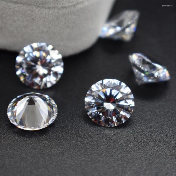 Piedras preciosas sueltas grado Zirconia cúbica gema redonda con corte de diamante brillante transparente blanco 10 corazones y flechas CZ010