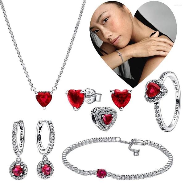 Pierres précieuses en vrac Logo original Vente cadeau Sparkling Red Heart Collier Bracelet Bague 925 Sterling Silver Charm DIY Boutique pour femmes