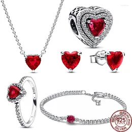 Piedras preciosas sueltas que venden temperamento de plata de ley 925, conjunto de serie de corazón rojo hermoso, joyería exquisita con dijes de cinco piezas para novia