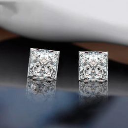 Piedras preciosas sueltas Piedras de 3,5 mm a 10 mm D Color VVS1 Princesa Corte Perlas sueltas Diamante para mujeres Anillo de bodas Joyería 240327