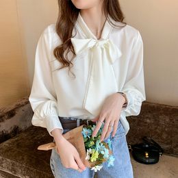 Losse Koreaanse tops 2022 Spring Satin Chiffon Blouses Women Fashion Blue Long Sleeve Shirts Office Lady Deskleding With Bow