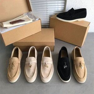 Loro Mocasines Walk Charms Gamuza Mocasines Zapatos de albaricoque Verano Cuero genuino Hombres Casual Resbalón en Pisos Mujeres Diseñadores de lujo Vestido plano Zapato Fábrica X2JL #